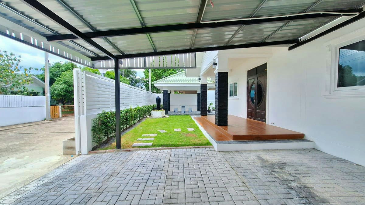 House for Sale and Rent in Baan Mongkhon Chai, Thap Tai