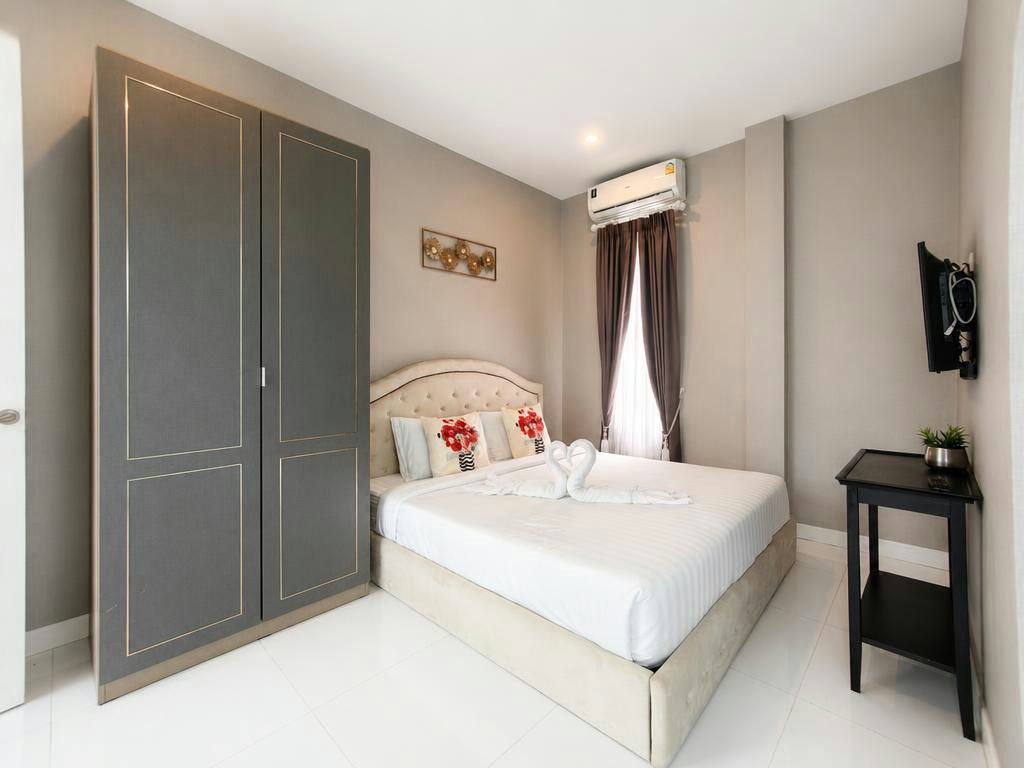 Spacious 4-Bedroom Pool Villa for Rent