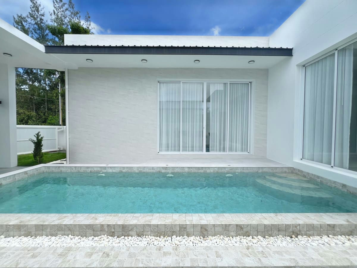 Pet Friendly Pool Villa for Rent in Black Mountain Area