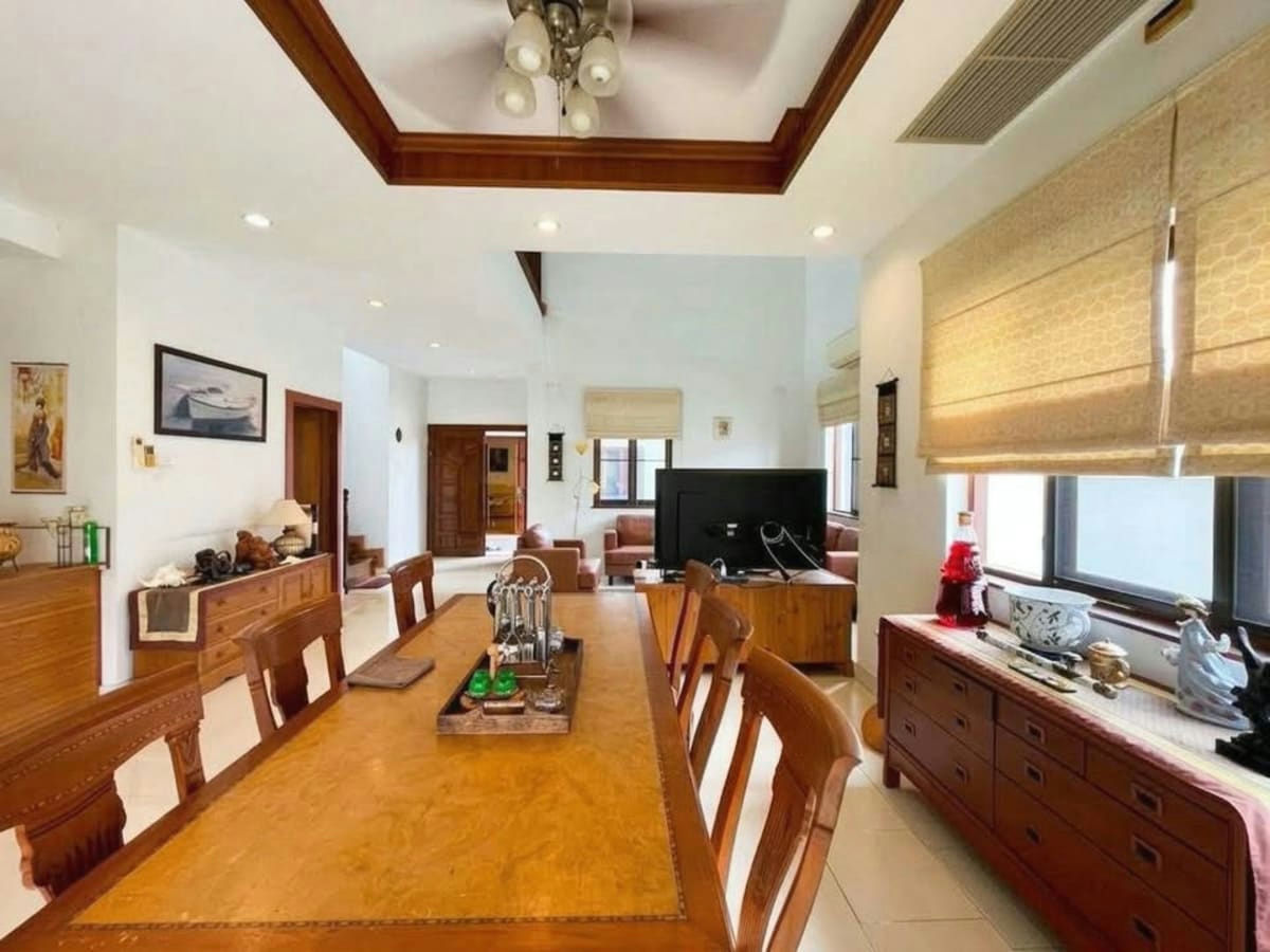 Pet Friendly Two-story 3-Bedroom Villa for Rent in Central Hua Hin