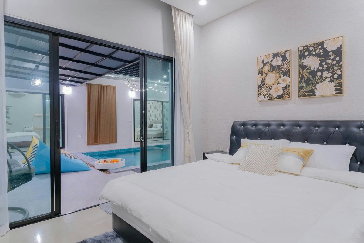 4 Bedroom Spacious Pool Villa for Sale and Rent
