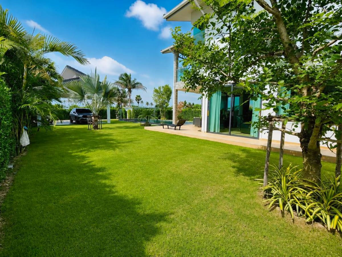 Luxury Spacious 4-Bedroom Pool Villa for Sale in Soi 112