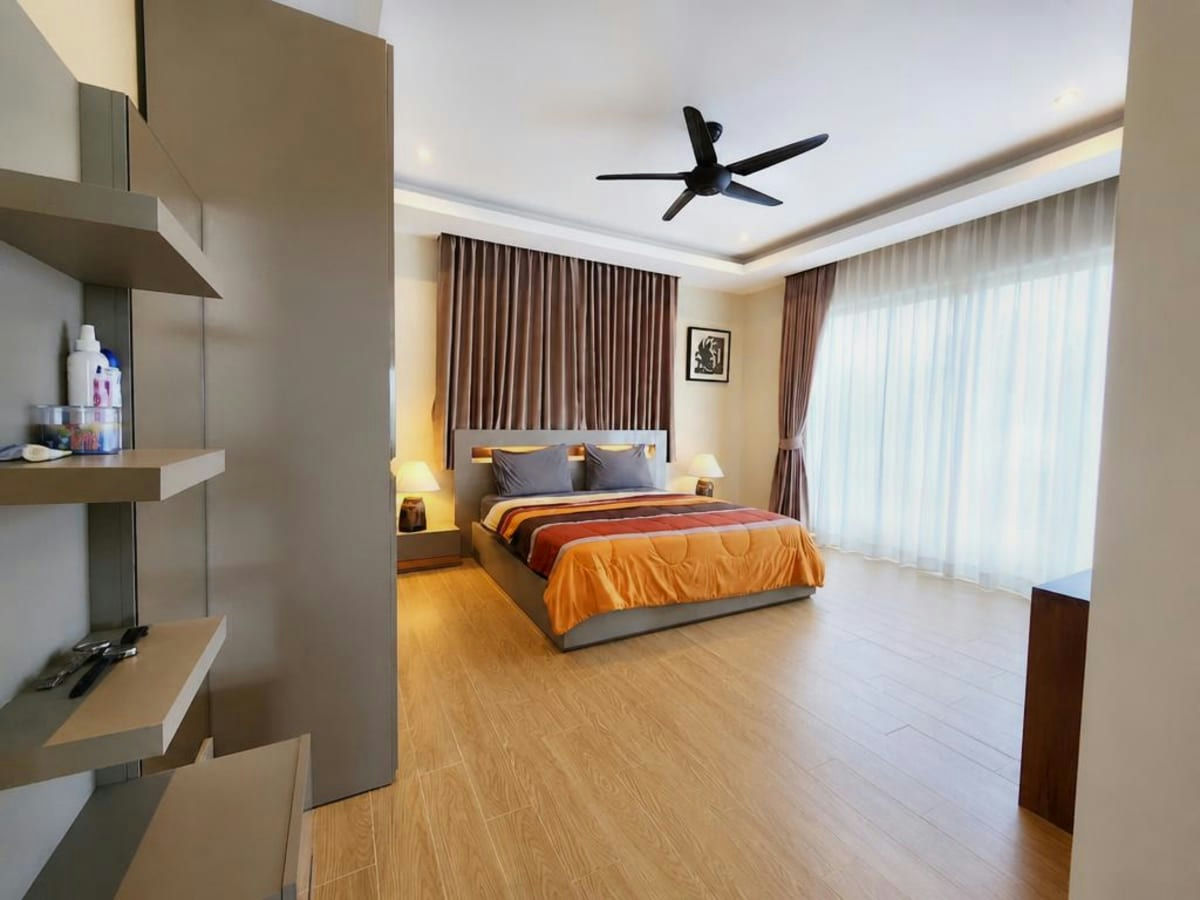 Luxury Spacious 4-Bedroom Pool Villa for Sale in Soi 112