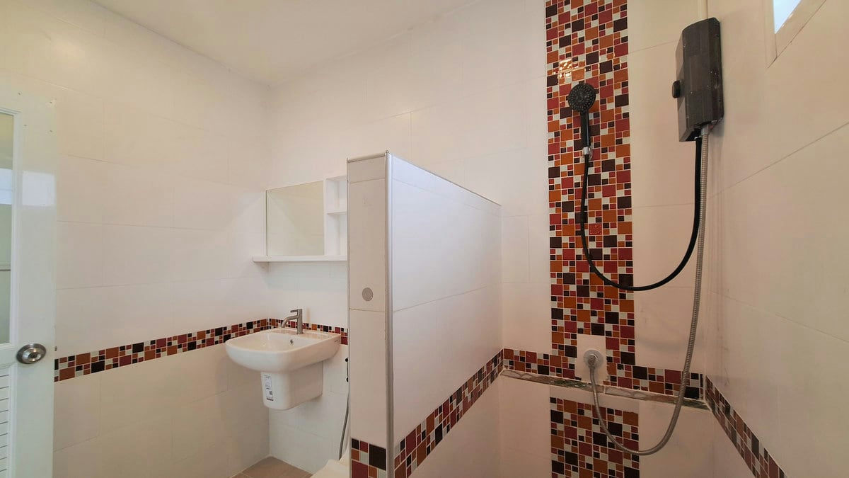 House for Sale and Rent in Baan Mongkhon Chai, Thap Tai