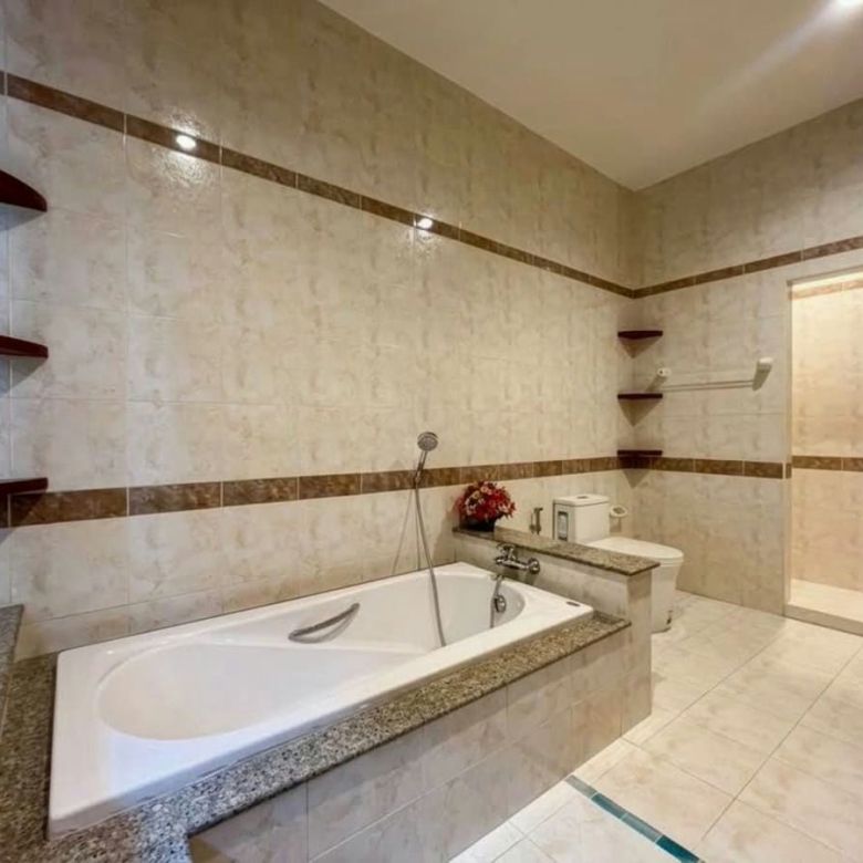 Pet Friendly Two-story 3-Bedroom Villa for Rent in Central Hua Hin