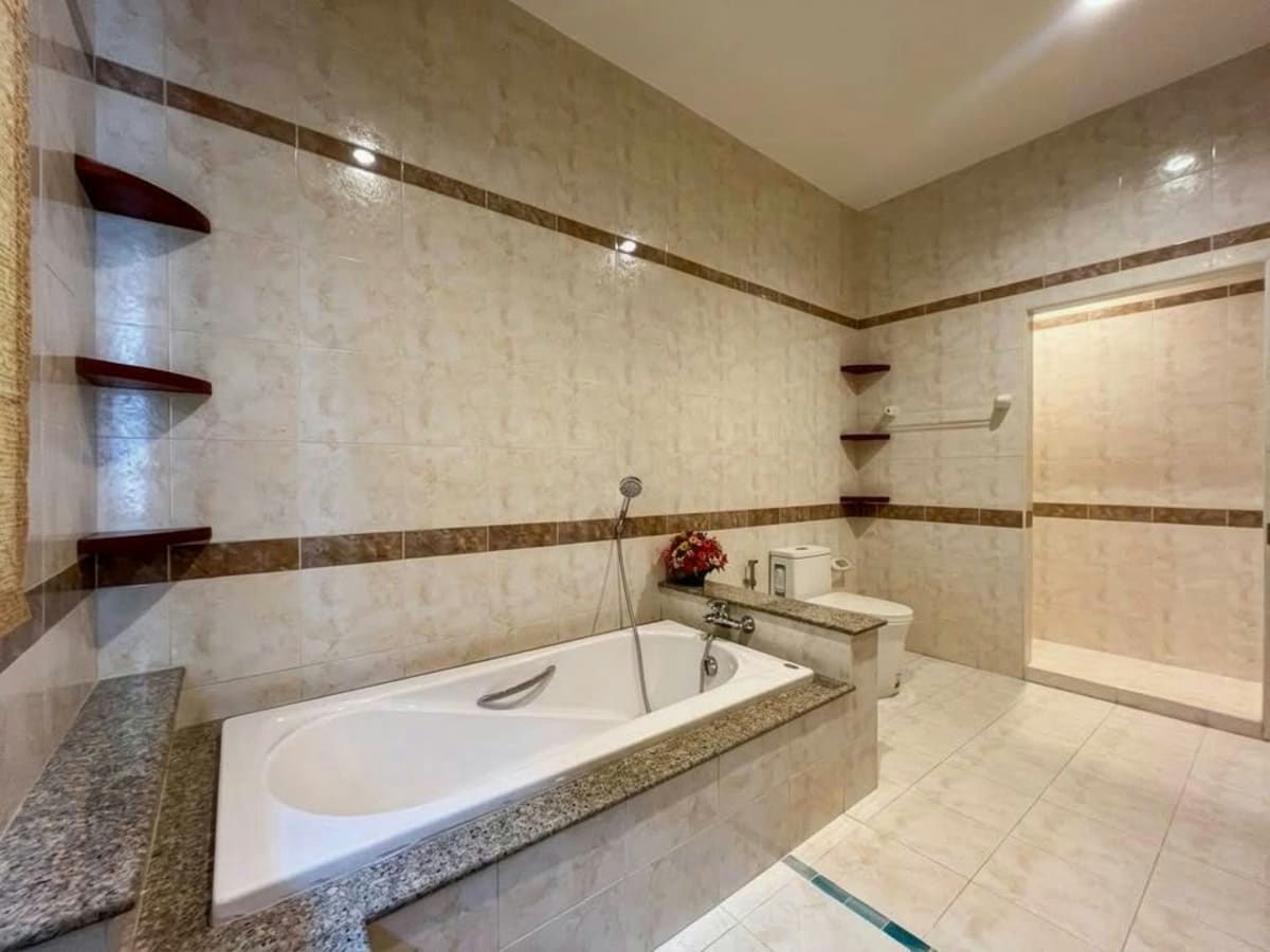 Pet Friendly Two-story 3-Bedroom Villa for Rent in Central Hua Hin