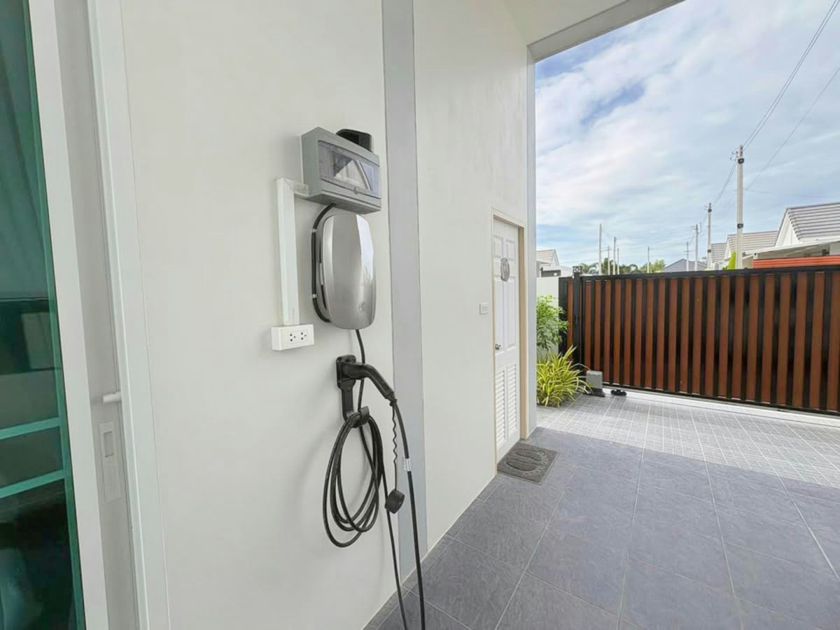 Brand New 4-Bedroom Pool Villa for Rent in Hua Hin Soi 112