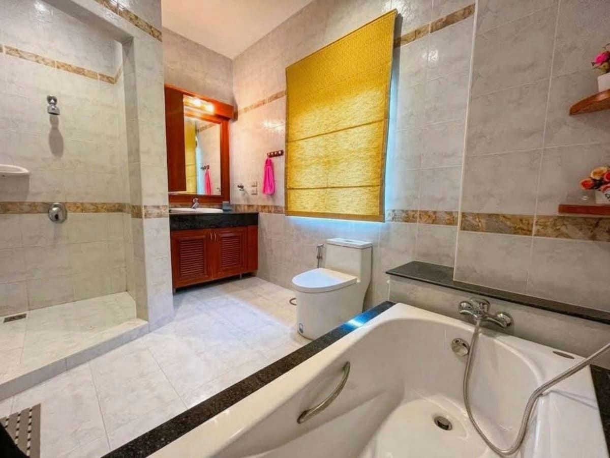 Pet Friendly Two-story 3-Bedroom Villa for Rent in Central Hua Hin