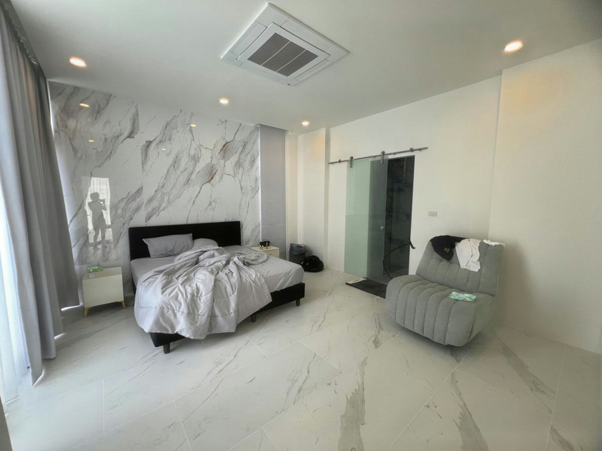 New Pet Friendly Pool Villa for Rent in Black Mountain Area