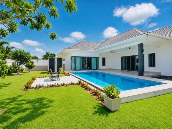 Pet-Friendly Corner Pool Villa for Rent with Large Private Garden
