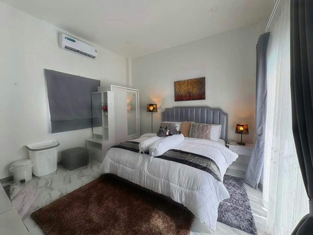 Brand New 4-Bedroom Pool Villa for Rent in Hua Hin Soi 112