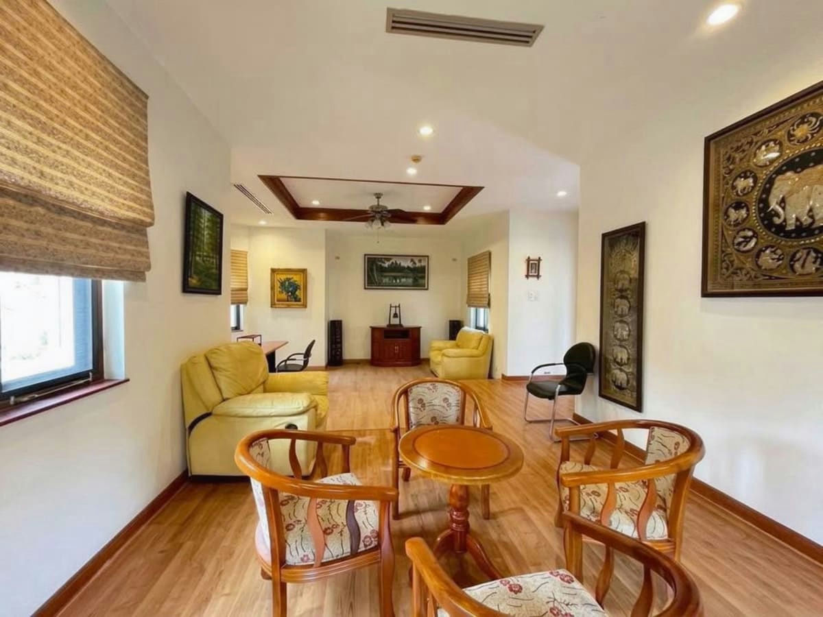 Pet Friendly Two-story 3-Bedroom Villa for Rent in Central Hua Hin