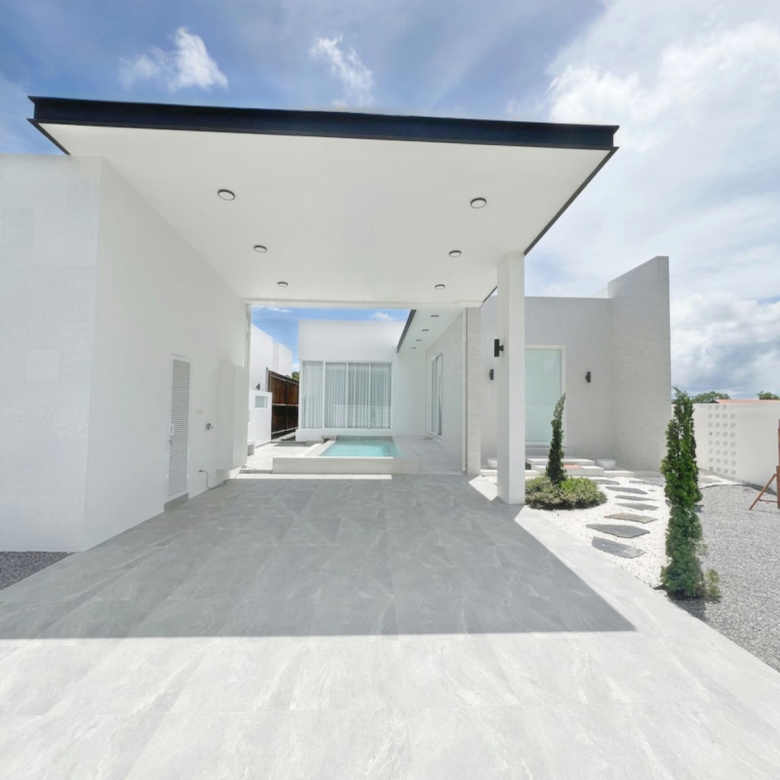 New Pet Friendly Pool Villa for Rent in Black Mountain Area