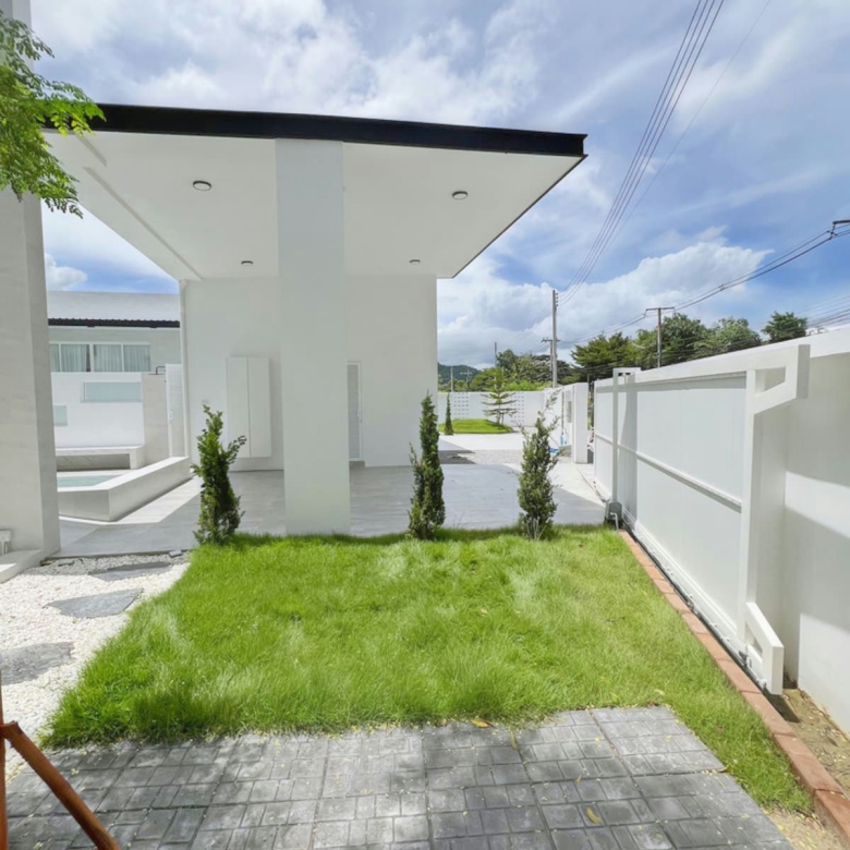 Pet Friendly Pool Villa for Rent in Black Mountain Area