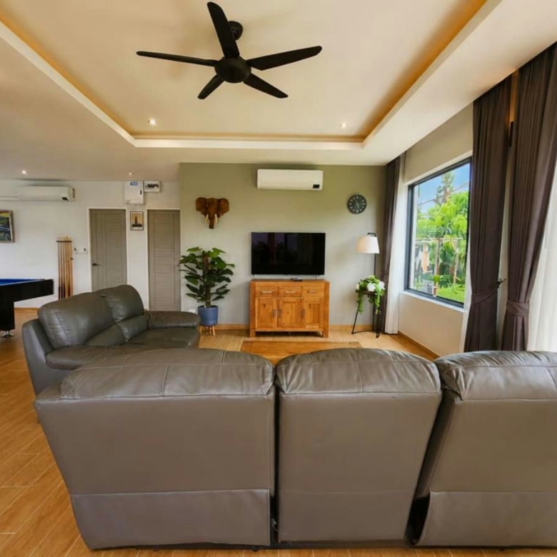 Luxury Spacious 4-Bedroom Pool Villa for Sale in Soi 112