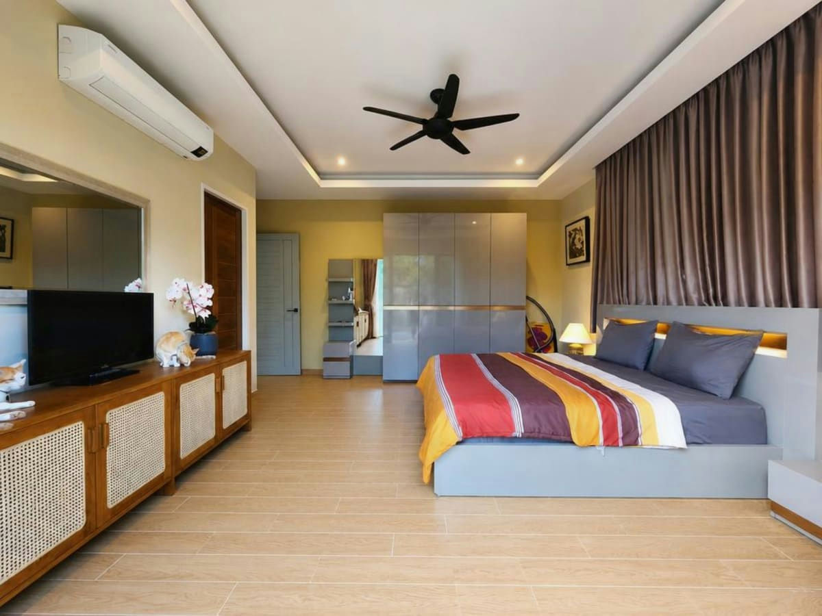 Luxury Spacious 4-Bedroom Pool Villa for Sale in Soi 112