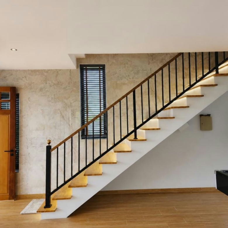 Luxury Spacious 4-Bedroom Pool Villa for Sale in Soi 112