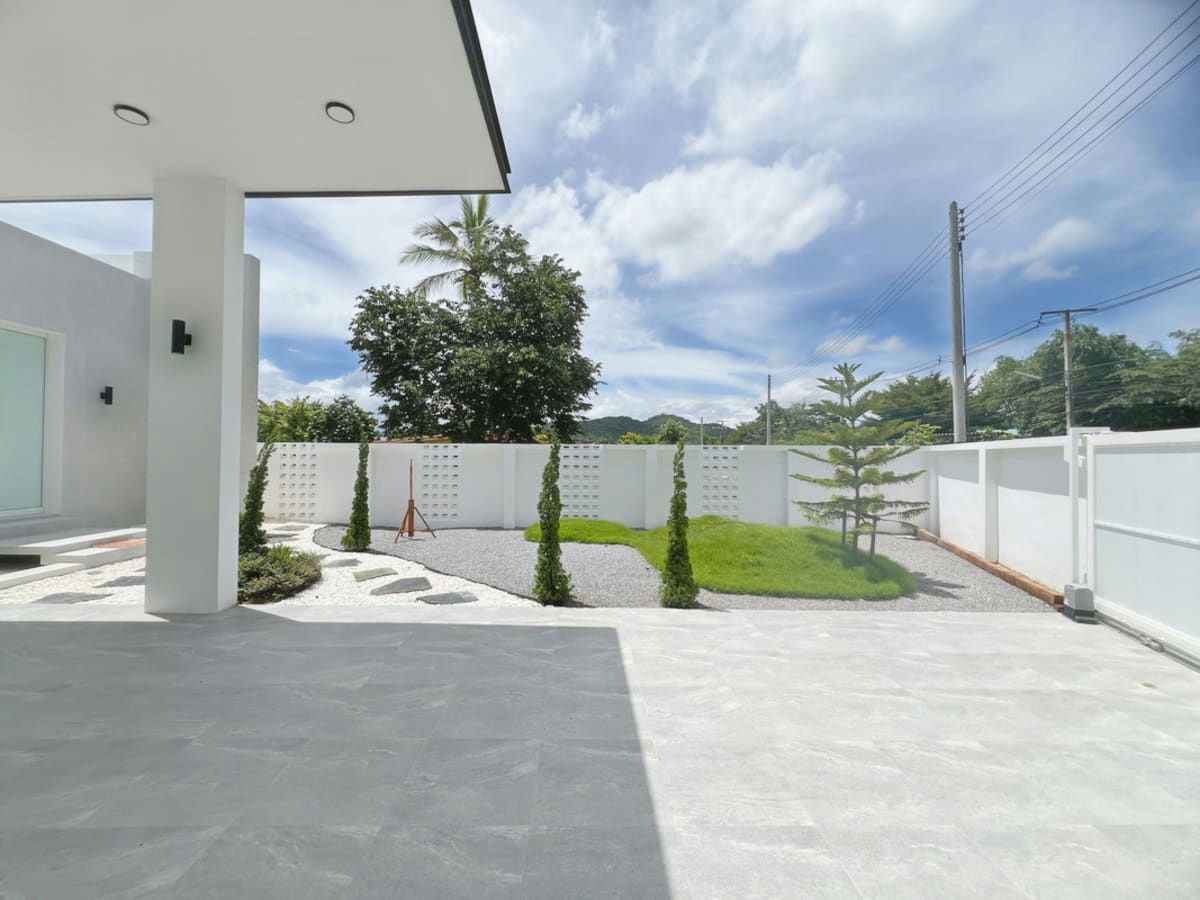 New Pet Friendly Pool Villa for Rent in Black Mountain Area