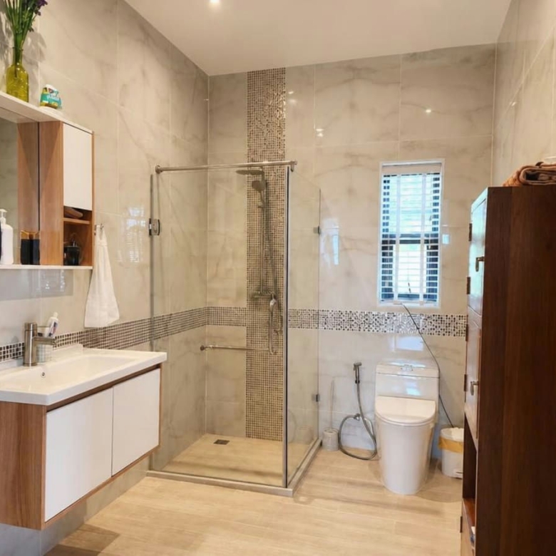 Luxury Spacious 4-Bedroom Pool Villa for Sale in Soi 112
