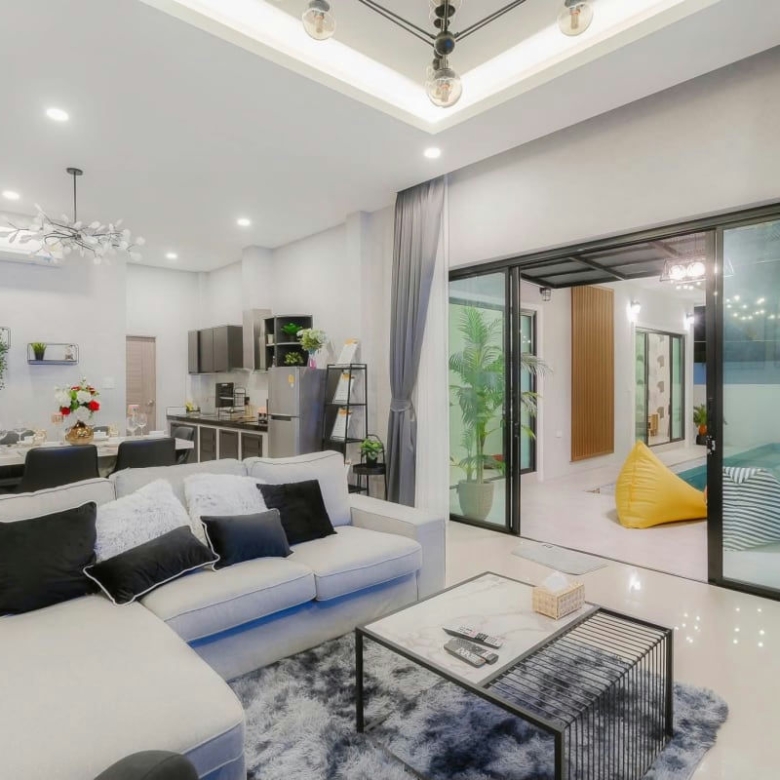 4 Bedroom Spacious Pool Villa for Sale and Rent