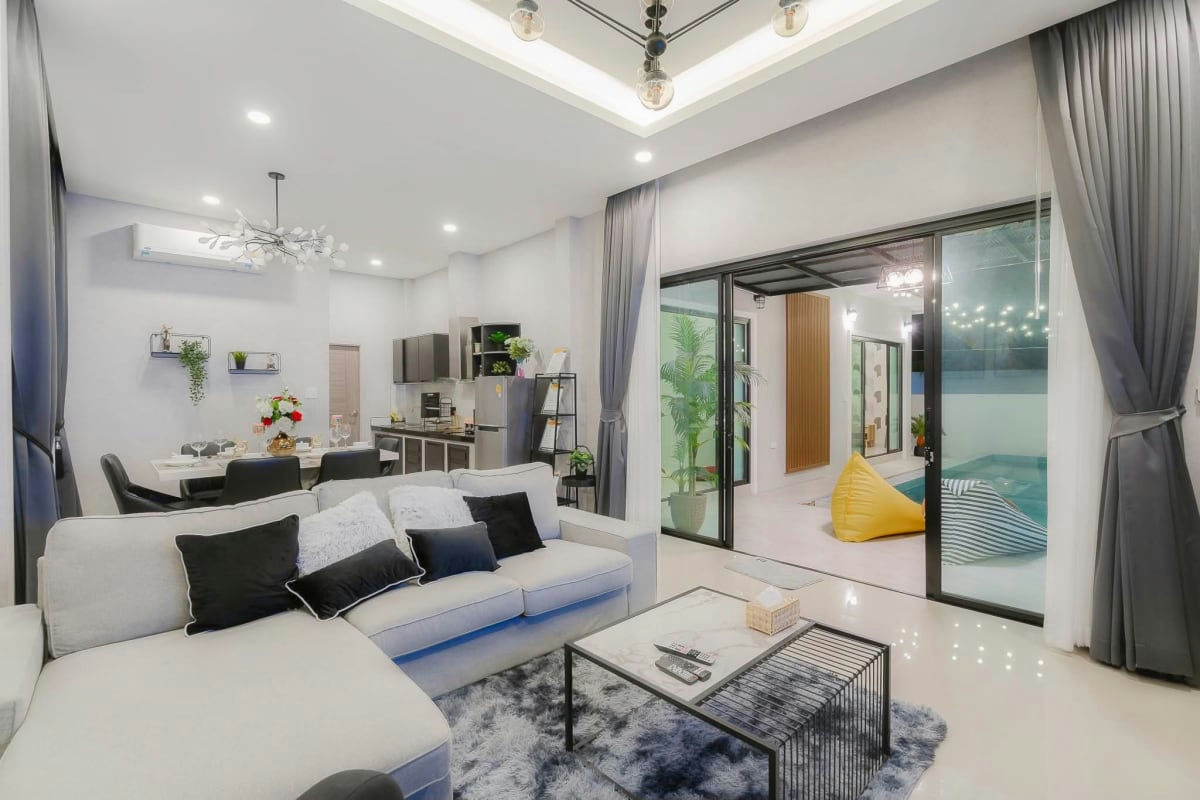 4 Bedroom Spacious Pool Villa for Sale and Rent