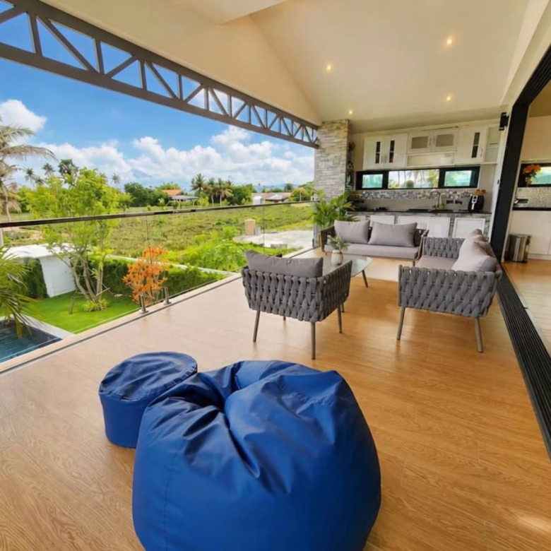 Luxury Spacious 4-Bedroom Pool Villa for Sale in Soi 112