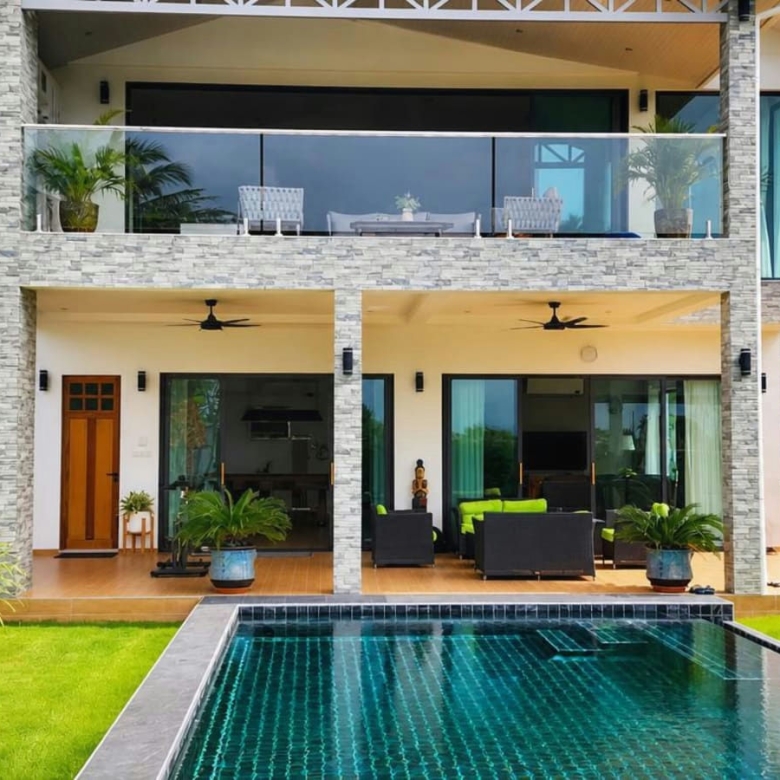 Luxury Spacious 4-Bedroom Pool Villa for Sale in Soi 112