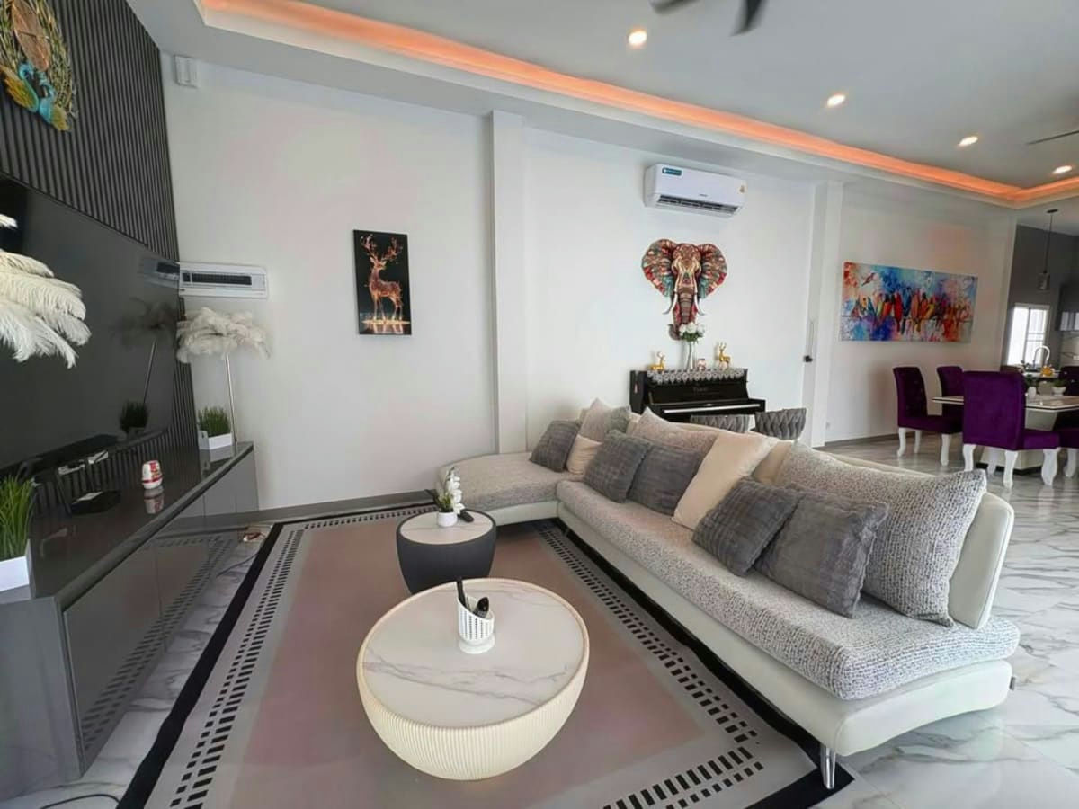 Brand New 4-Bedroom Pool Villa for Rent in Hua Hin Soi 112