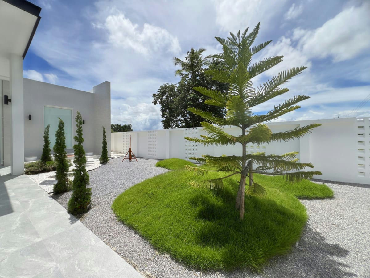 New Pet Friendly Pool Villa for Rent in Black Mountain Area