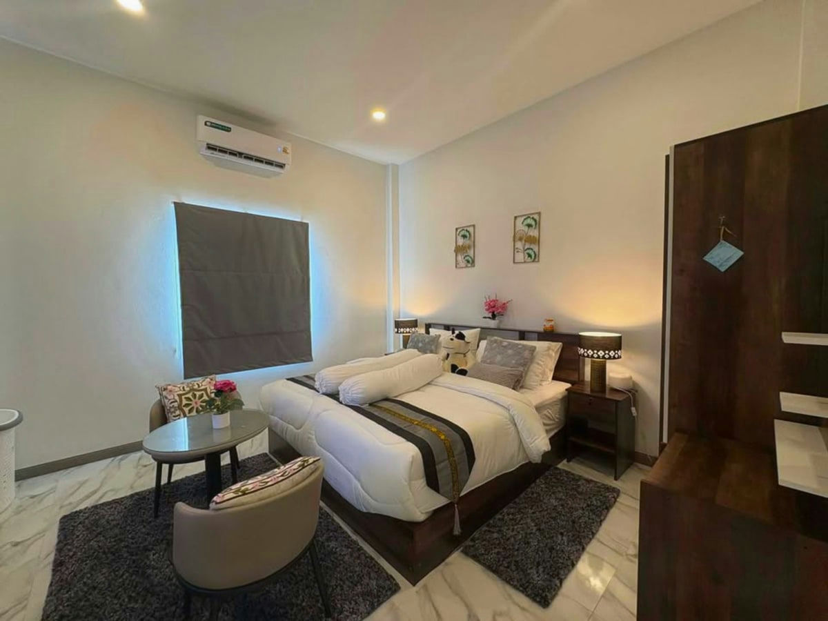 Brand New 4-Bedroom Pool Villa for Rent in Hua Hin Soi 112