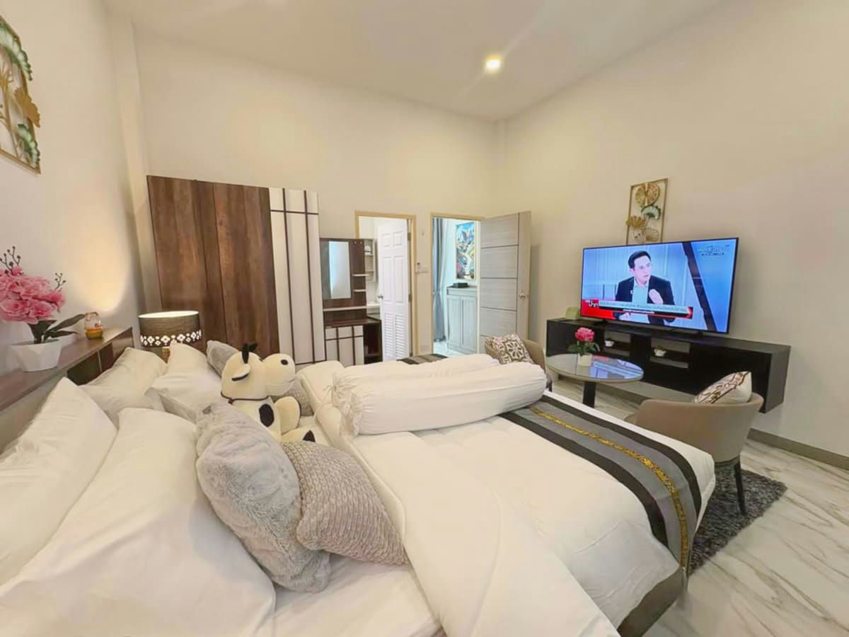 Brand New 4-Bedroom Pool Villa for Rent in Hua Hin Soi 112