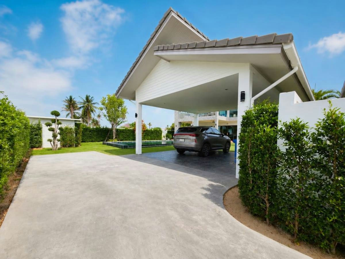 Luxury Spacious 4-Bedroom Pool Villa for Sale in Soi 112