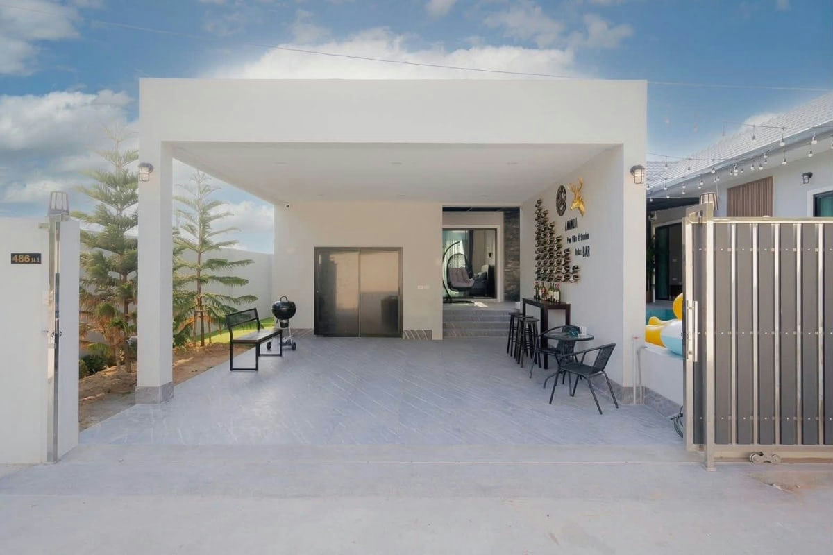 4 Bedroom Spacious Pool Villa for Sale and Rent
