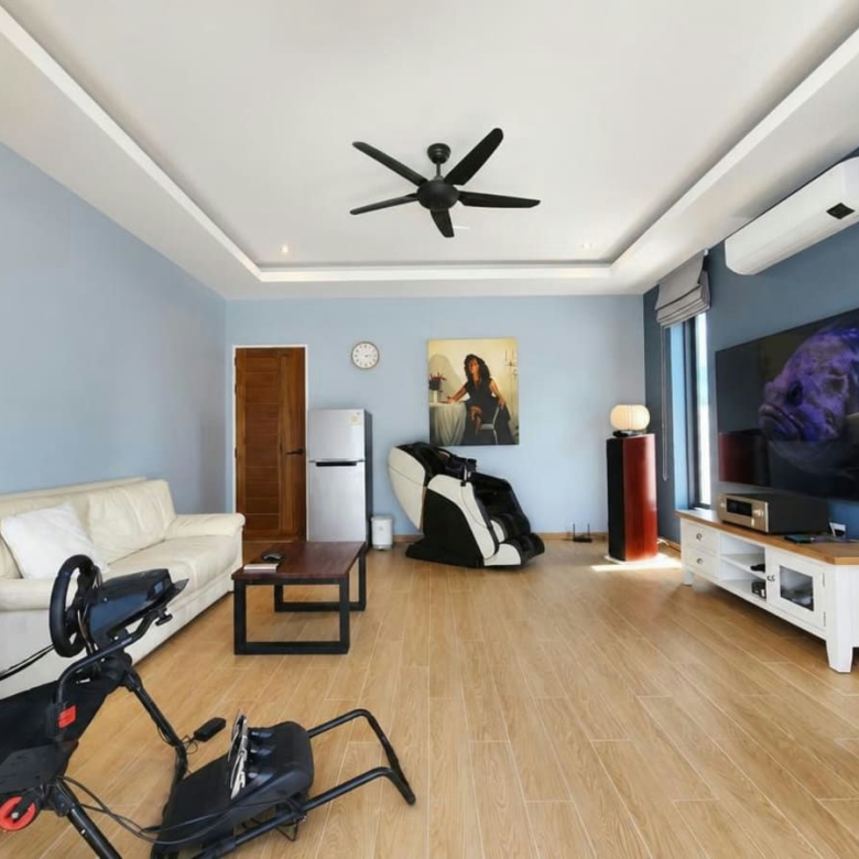 Luxury Spacious 4-Bedroom Pool Villa for Sale in Soi 112