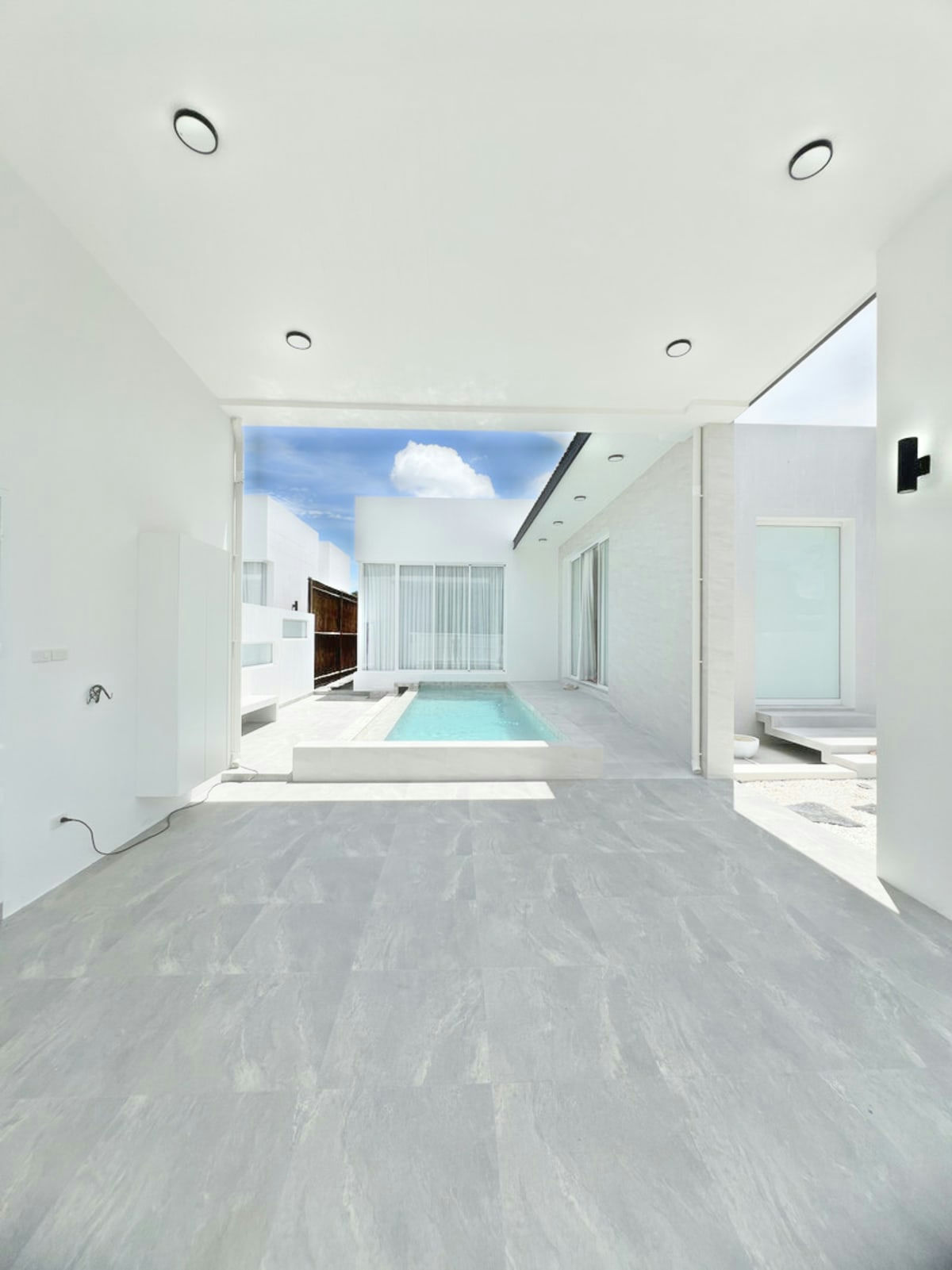 New Pet Friendly Pool Villa for Rent in Black Mountain Area