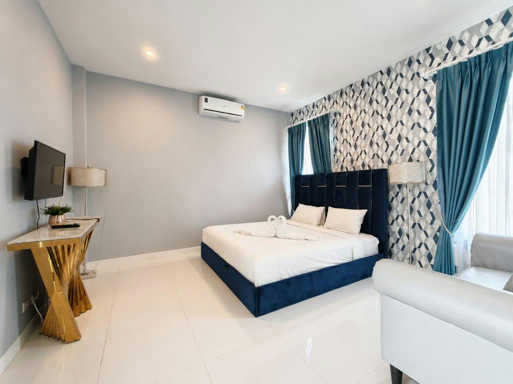 Spacious 4-Bedroom Pool Villa for Rent