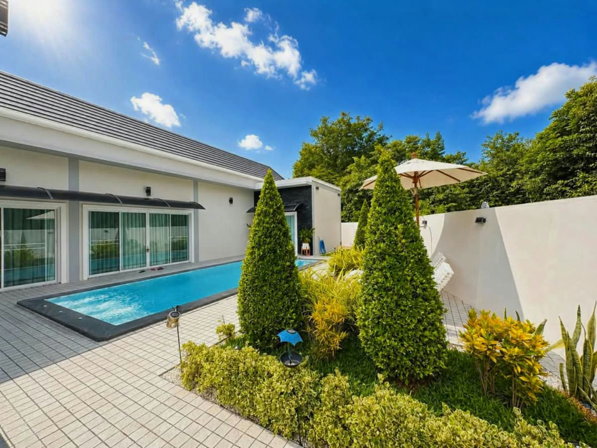 Brand New 4-Bedroom Pool Villa for Rent in Hua Hin Soi 112