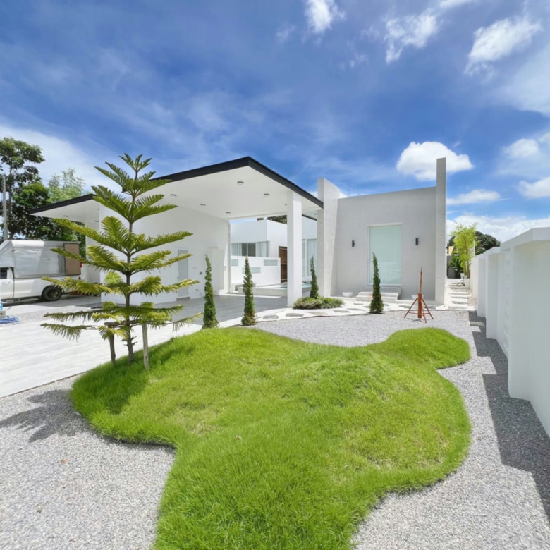 New Pet Friendly Pool Villa for Rent in Black Mountain Area