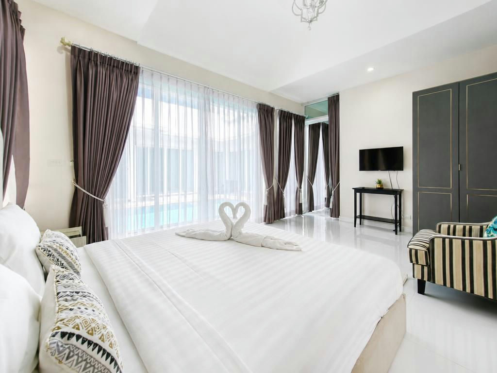 Spacious 4-Bedroom Pool Villa for Rent