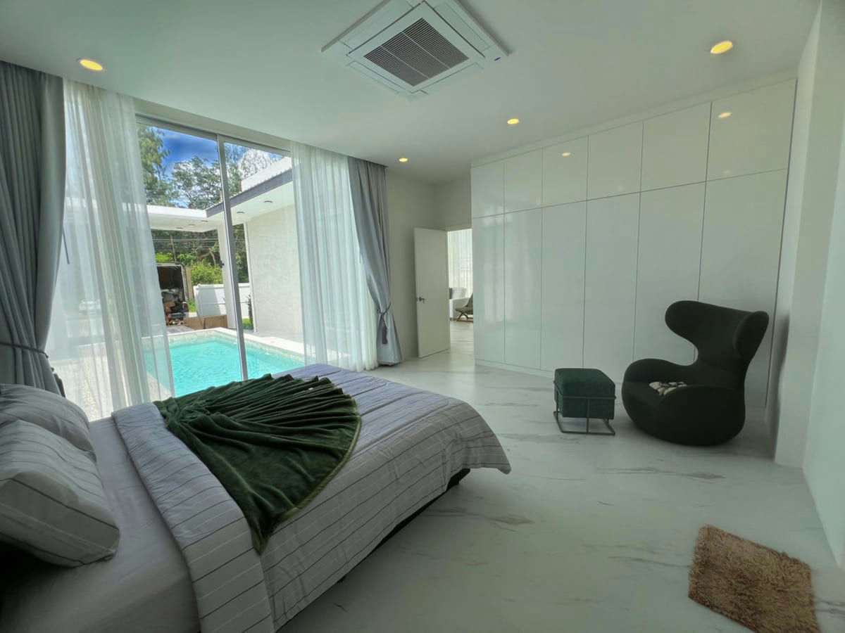 Pet Friendly Pool Villa for Rent in Black Mountain Area