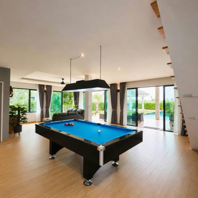 Luxury Spacious 4-Bedroom Pool Villa for Sale in Soi 112