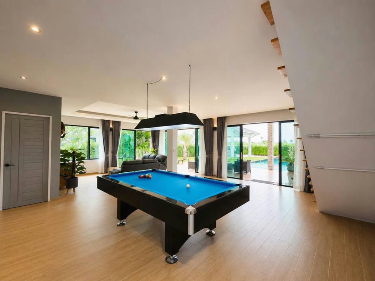 Luxury Spacious 4-Bedroom Pool Villa for Sale in Soi 112