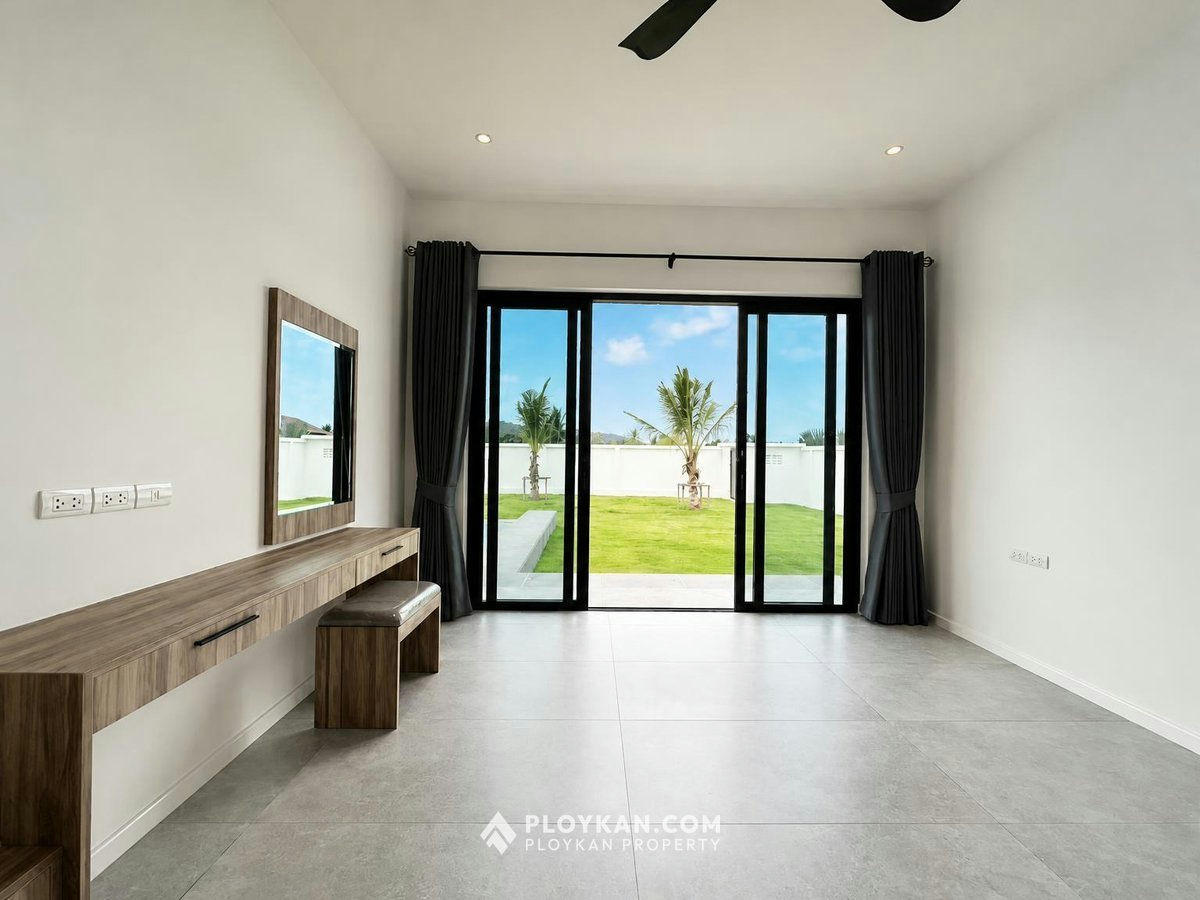 Brand New Modern Luxury Pool Villa for Rent