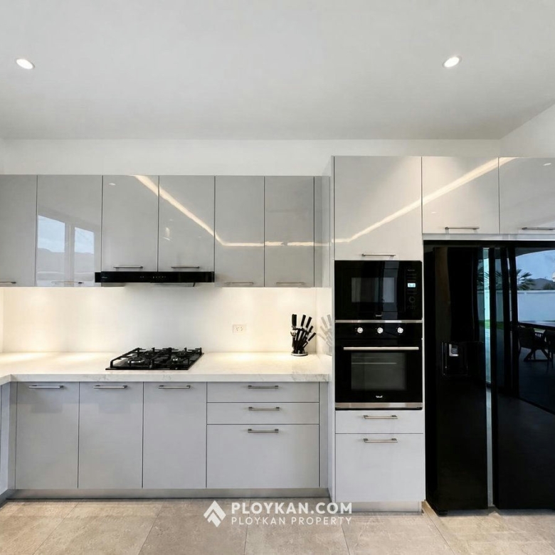 Brand New Modern Luxury Pool Villa for Rent