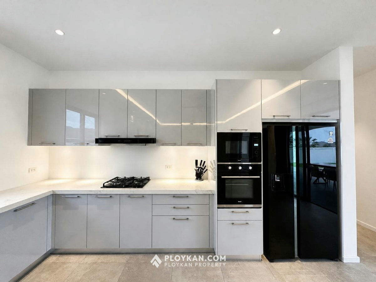 Brand New Modern Luxury Pool Villa for Rent