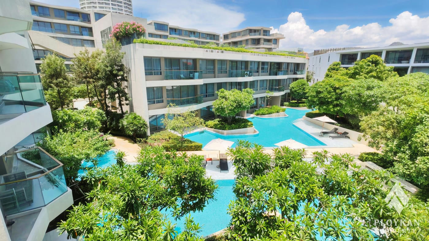 🔥Price Reduced – Luxury 1BR Pool View Condo in Veranda Residence