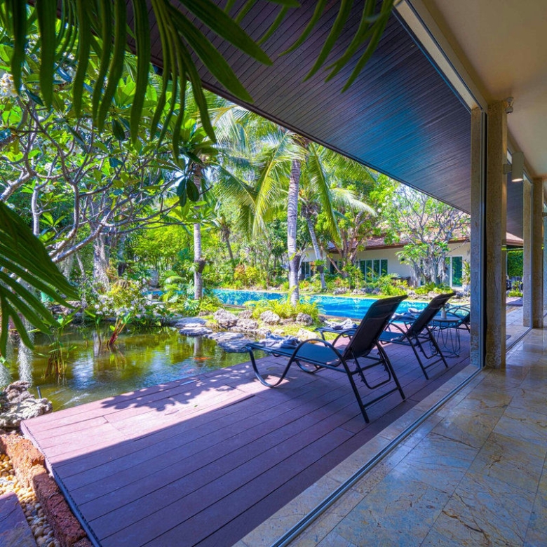6 Bedroom Villa for Sale in Palm Hills Golf Club, Cha-Am
