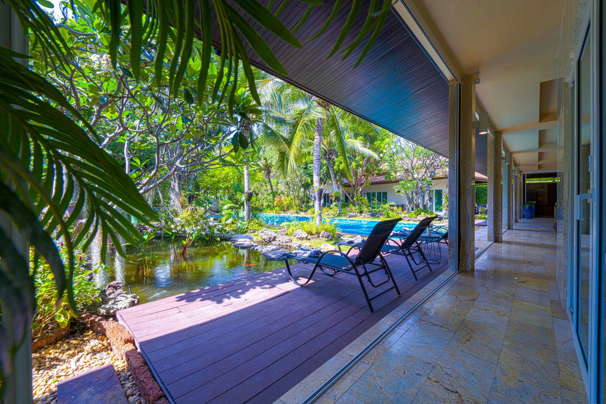 6 Bedroom Villa for Sale in Palm Hills Golf Club, Cha-Am
