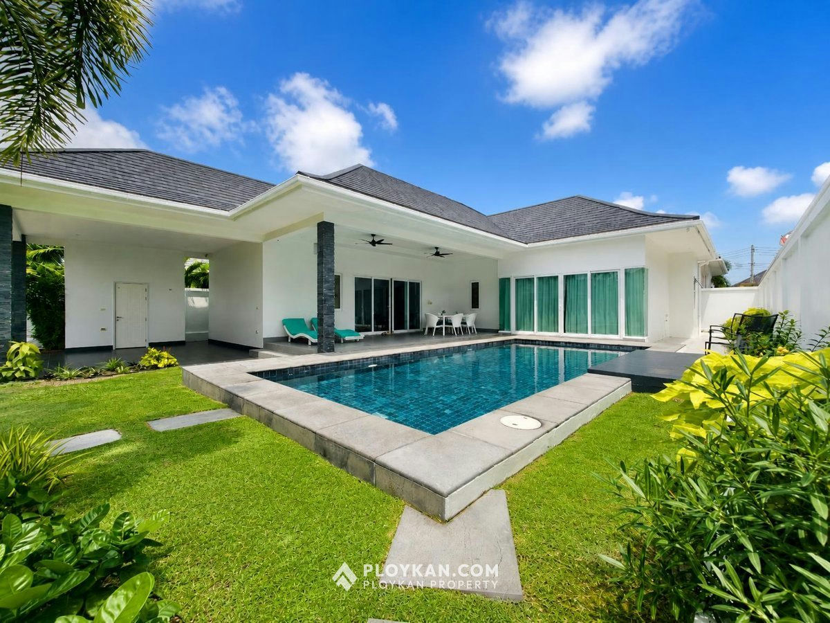 Pet Friendly 3-Bedroom Pool Villa in Aria1 for Rent