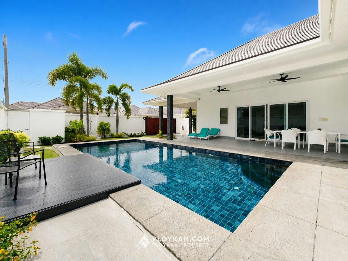 Pet Friendly 3-Bedroom Pool Villa in Aria1 for Rent